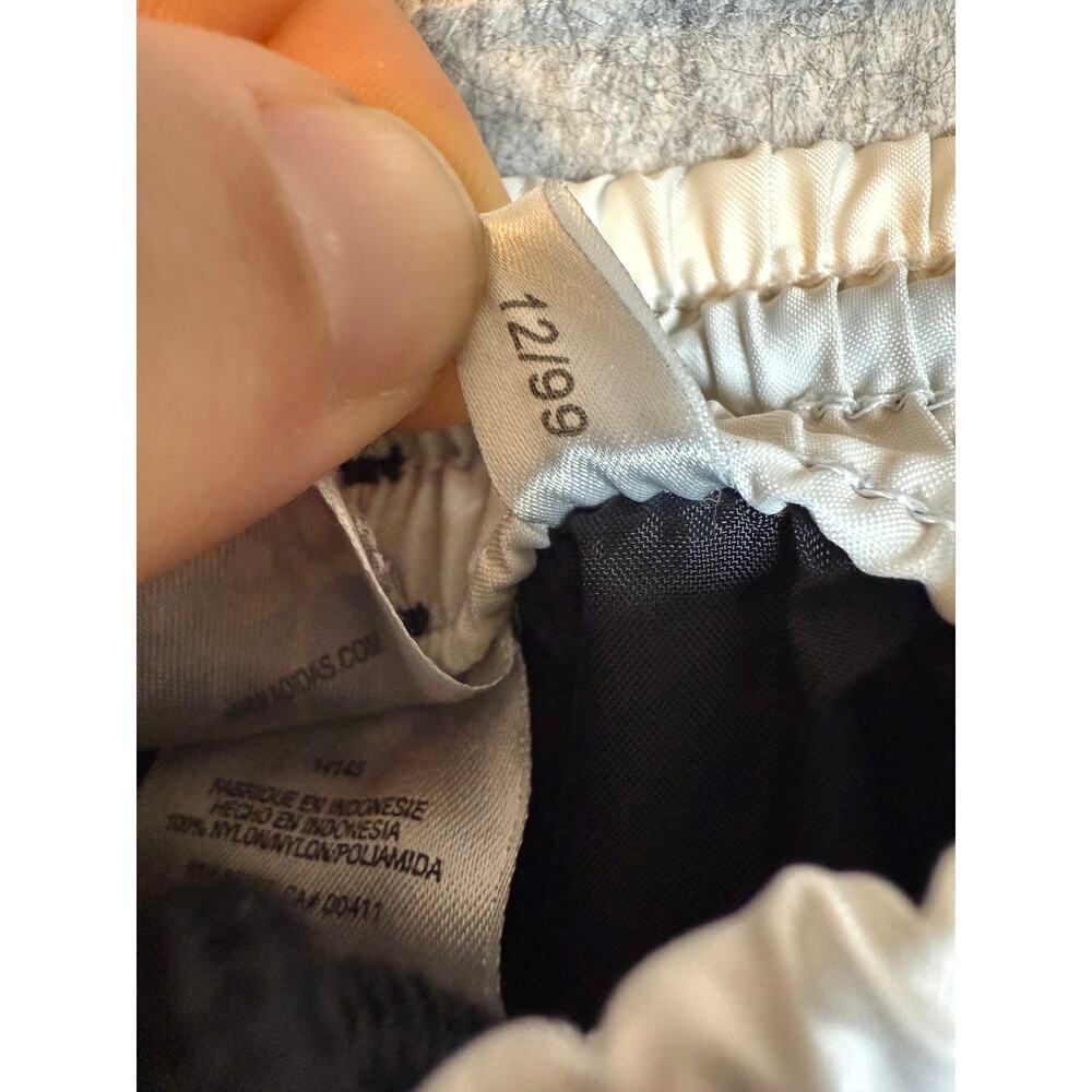 Adidas Vintage Womens Drawstring Black Athletic Shorts Lightweight - Small - Picture 7 of 10